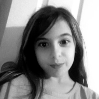 mia.is.bored.so.she.makes.memes avatar