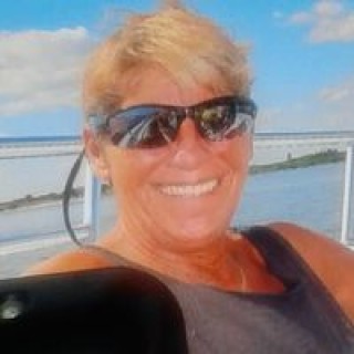 kimbraswell77 avatar