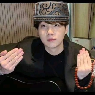 yoongi_makes_duas avatar