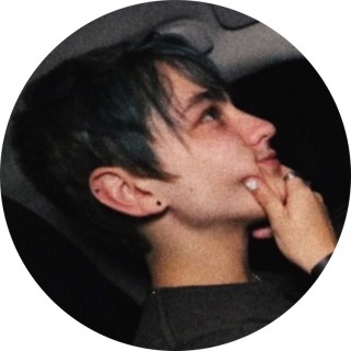 fanaccountjuli avatar