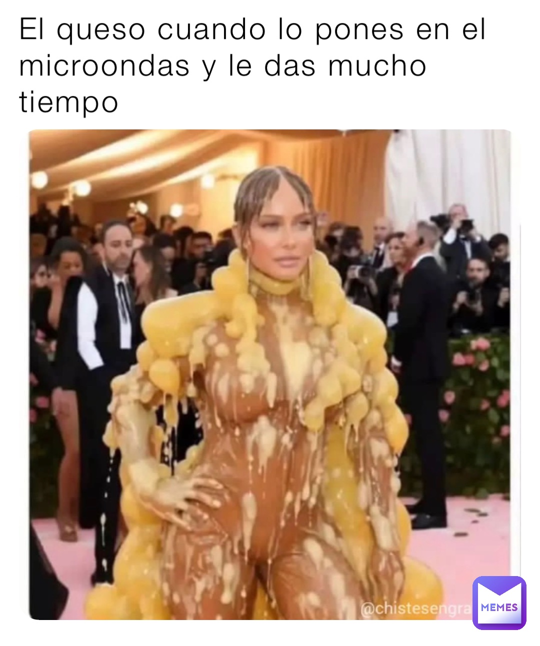 El queso cuando lo pones en el microondas y le das mucho tiempo
