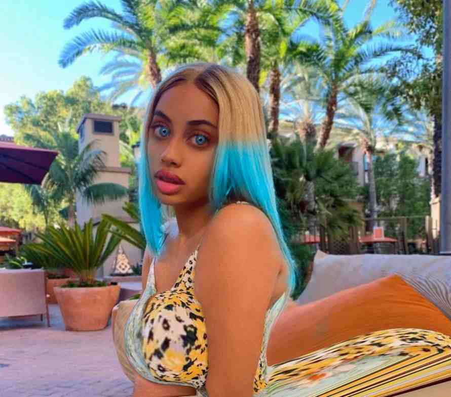 JADA LOOKING AT YOU WHILE YOU RELEASE