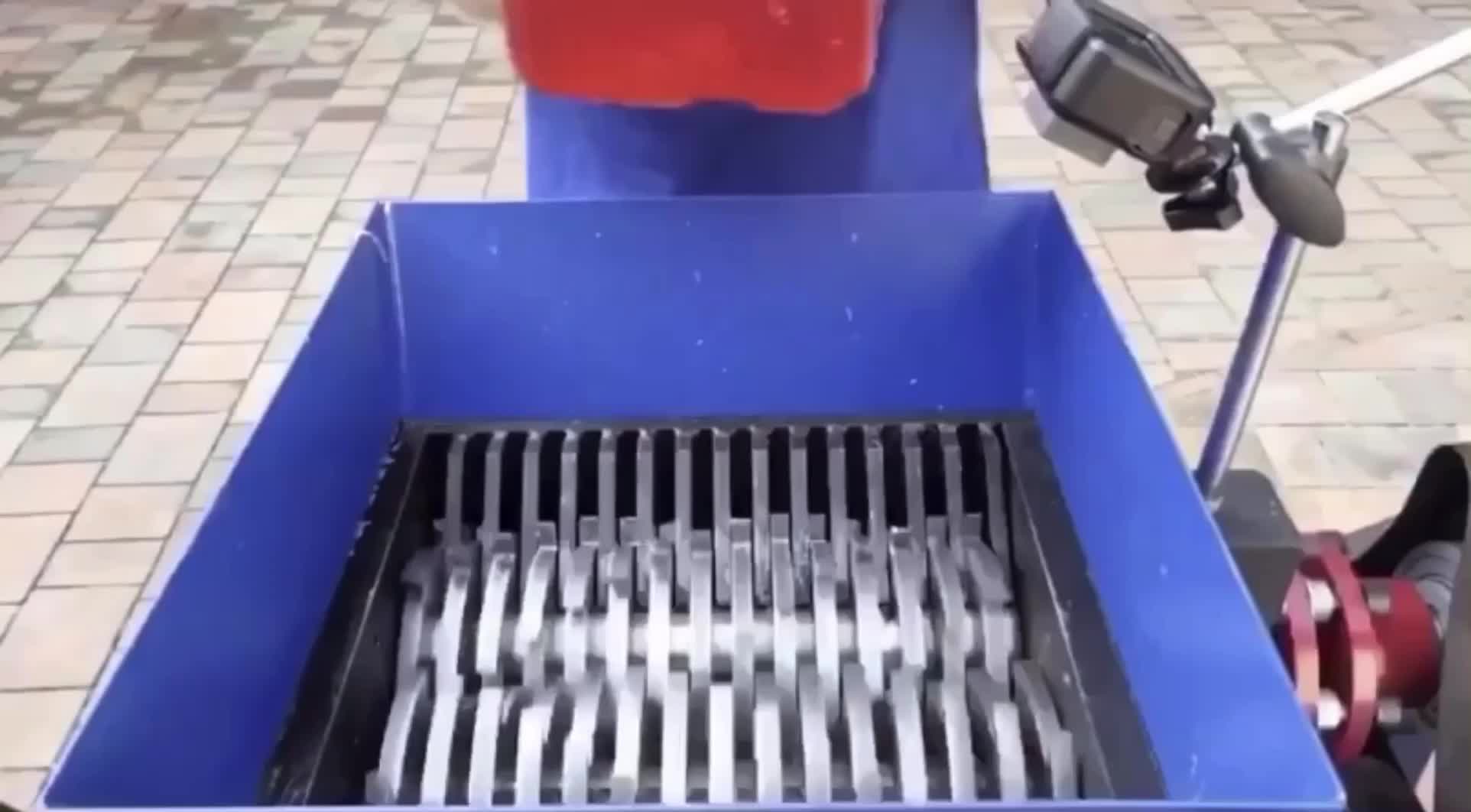 I’m in YT wondering. Wtf this sound effect even called to cut and add it