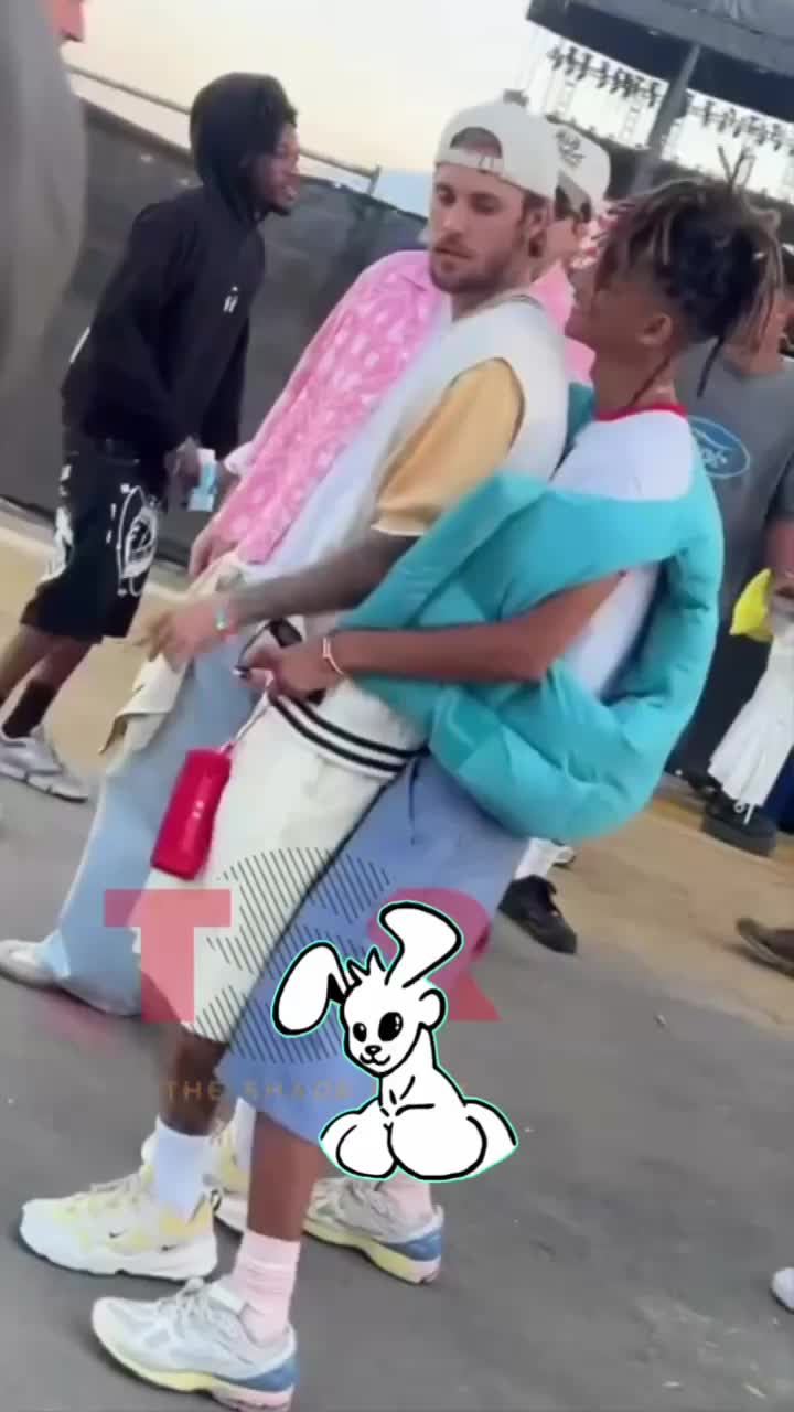 What's going on between Justin Bieber and Jaden Smith?   #lgbtq  #flop  #memes  #dabkmemes 
  #viral  #trending  #explore
