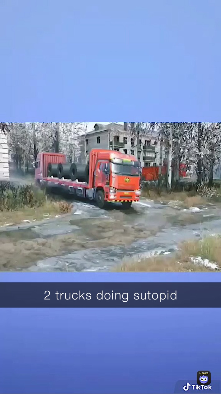 2 trucks doing sutopid