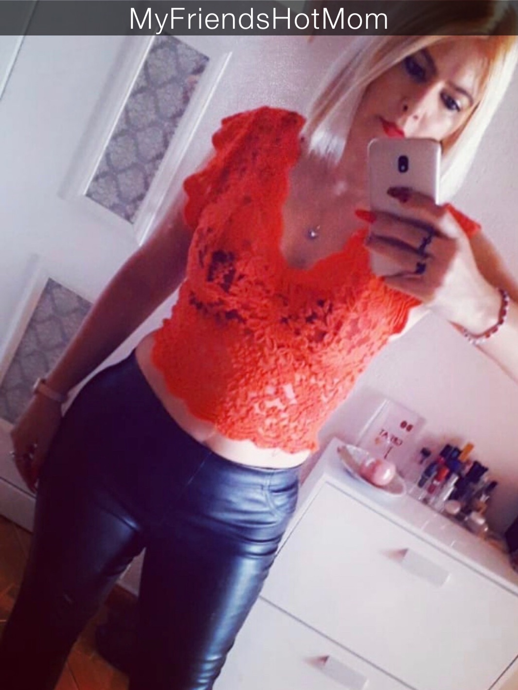 MyFriendsHotMom