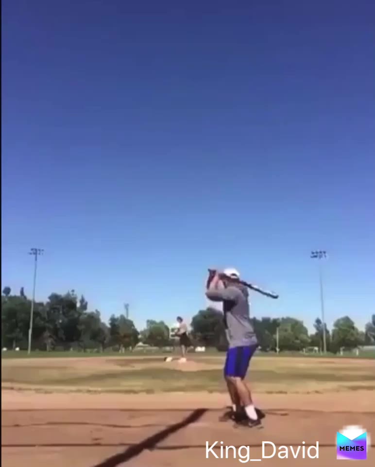 Share with a friend, lets see if they got scared   #videomeme  #funny  #videomeme  #memes  #baseball  #baseballmemes  #scary jumpscare