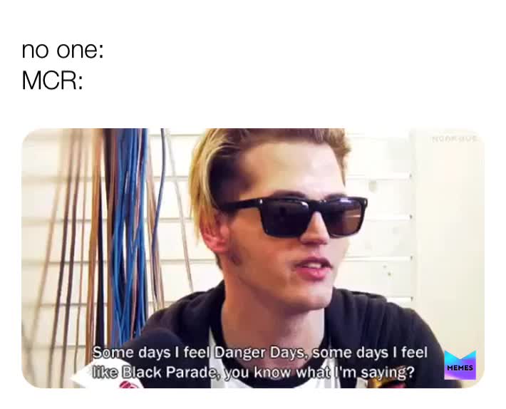 Feel of danger. Майки Уэй. Майки Уэй блонд. Mikey way memes. Gerard way Danger Days.