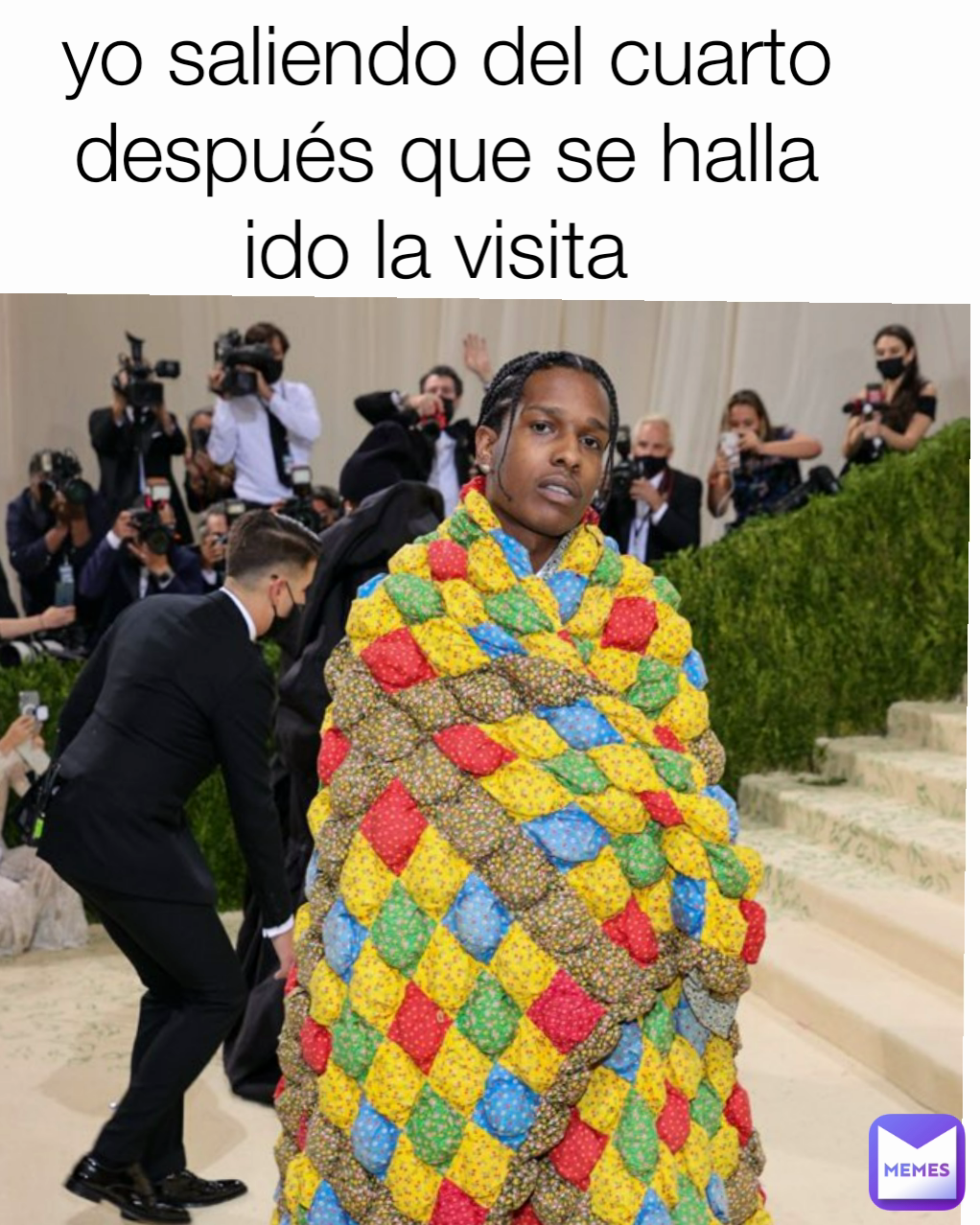 Type Text yo saliendo del cuarto después que se halla ido la visita 