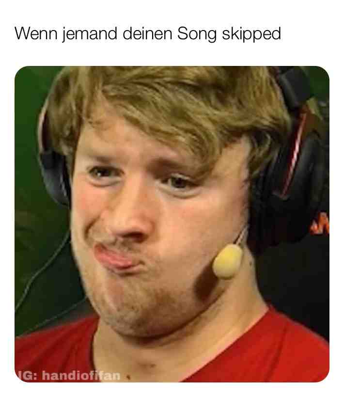 Meme shared by @handiofifan