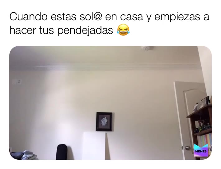 Quien hace esto cuando están sol@s en casa? ?? #dejavú  #shakira  #princeroyce #dance #funny  #homealone  #pendejadas #crazy