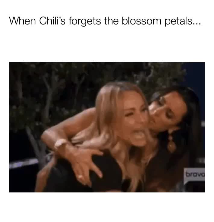 You DO NOT fuck with a person\u2019s blossom petals.\u2063
\u2063
 #chilis  #blossompetals  #manager  #managerlife  #managermemes  #managernow  #wheresthemanager  #ineedtospeaktothemanager  #karen  #karenmemes  #funny  #funnymeme  #funnymemes  #meme  #memes  #murphyslaw  #jadedmurphy