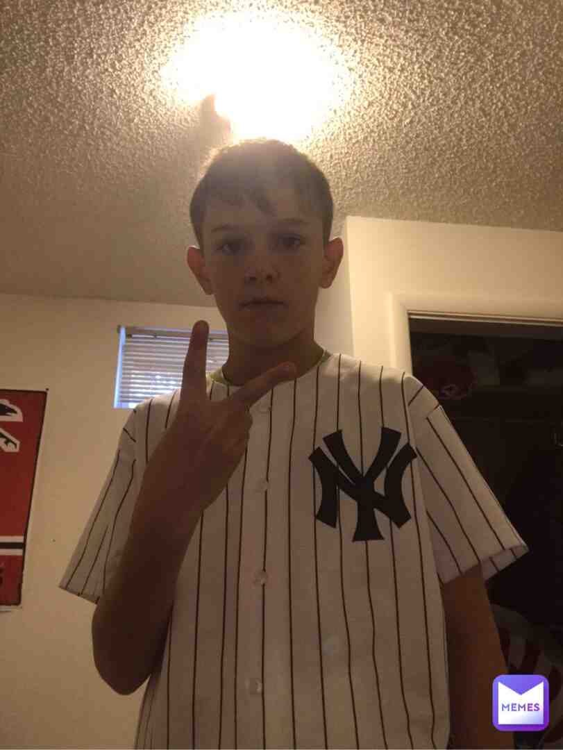 This is my face reveal now please be nice to me as you can see my Jersey I’m a Yankees fan #timetogofast #facereveal